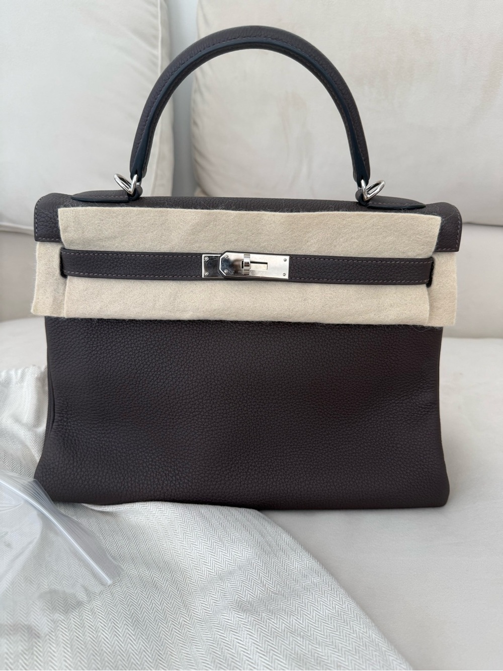 Hermès Kelly 32 Retourne Handbag – Dark Brown/Chocolate Leather